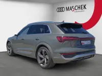 Gebraucht Audi SQ8 e-tron Sport 369 kW (503 PS) 2024 Chronosgrau metallic SUV
