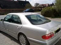 Gebraucht Mercedes E240 Elegance 170 PS (125 kW) 2001 Silber Limousine