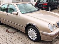 Gebraucht Mercedes E240 Elegance 170 PS (125 kW) 2000 Gold Limousine