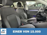 gebraucht VW Golf VIII 1.0 eTSI Active LED Sitzhz. AHK PDC ACC