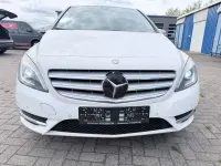 Gebraucht Mercedes B180 109 PS (80 kW) 2012 Weiß Kleinwagen