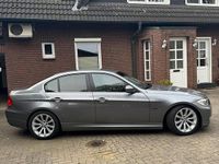 Gebraucht BMW 318 143 PS (105 kW) 2010 Grau Limousine