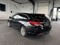 Gebraucht Hyundai i40 Premium 116 PS (85 kW) 2015 Schwarz Limousine