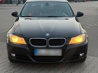 Gebraucht BMW 320 174 PS (127 kW) 2010 Schwarz Limousine