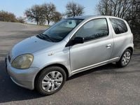 Gebraucht Toyota Yaris 86 PS (63 kW) 2000 Silber Kleinwagen
