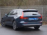 Gebraucht Volvo V60 Plus 197 PS (144 kW) 2022 Blau Kombi
