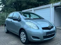 Gebraucht Toyota Yaris 69 PS (50 kW) 2009 Silber Kleinwagen