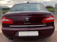 Gebraucht Skoda Superb 140 PS (102 kW) 2010 Rot Limousine
