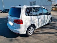 Gebraucht VW Touran Edition 105 PS (77 kW) 2014 Weiß Van / Kleinbus