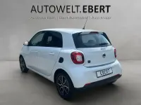 Gebraucht Smart ForFour Electric Drive Passion 60 kW (82 PS) 2021 White / white Limousine
