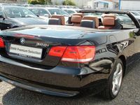 Gebraucht BMW 320 Cabriolet 170 PS (125 kW) 2010 Schwarz Cabrio