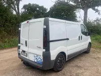 Gebraucht Renault Trafic 82 PS (60 kW) 2006 Weiß Van / Kleinbus