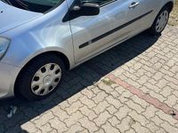 Gebraucht Renault Clio II 75 PS (55 kW) 2008 Grau Kleinwagen