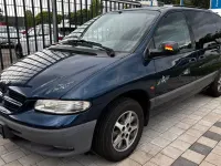 Gebraucht Chrysler Voyager 158 PS (116 kW) 2000 Blau Van / Kleinbus