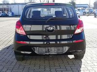 Gebraucht Hyundai i20 86 PS (63 kW) 2015 Schwarz Limousine
