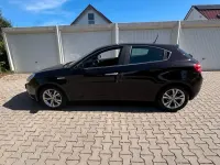 Gebraucht Alfa Romeo Giulietta 120 PS (88 kW) 2011 Schwarz Kleinwagen