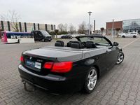 Gebraucht BMW 320 Cabriolet Comfort Edition 170 PS (125 kW) 2011 Schwarz Cabrio