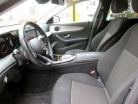 Gebraucht Mercedes E220 Avantgarde 220 PS (161 kW) 2022 Blau Limousine