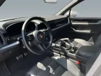 Gebraucht Porsche Cayenne 520 PS (382 kW) 2024 Carraraweißmetallic (metallic) SUV
