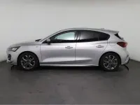 Gebraucht Ford Focus ST-Line 155 PS (114 kW) 2025 Silber, moondust silber Limousine