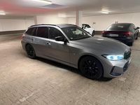 Gebraucht BMW 330e Shadowline 300 PS (220 kW) 2022 Grau Kombi