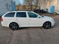 Gebraucht Skoda Octavia 160 PS (117 kW) 2011 Weiß Kombi