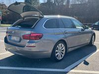 Gebraucht BMW 520 190 PS (139 kW) 2015 Grau Kombi