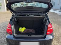 Gebraucht BMW 116 122 PS (89 kW) 2009 Schwarz Kleinwagen