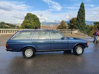 Gebraucht Mercedes E230 136 PS (100 kW) 1982 Blau Kombi
