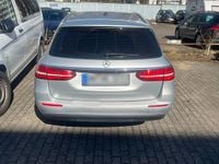 Gebraucht Mercedes E220 194 PS (142 kW) 2017 Silber Kombi