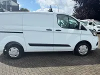 Gebraucht Ford Transit Custom Trend 131 PS (96 kW) 2022 Weiß Van / Kleinbus