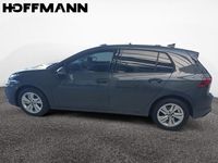 Gebraucht VW Golf VIII Life 131 PS (96 kW) 2023 Delfingrau metallic Limousine