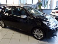 Gebraucht Peugeot 208 Allure 110 PS (80 kW) 2016 Schwarz Kleinwagen