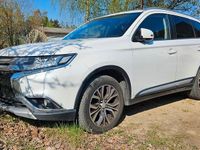 Begagnad Mitsubishi Outlander Plus 150 HK (110 kW) 2016 Vit SUV