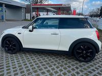 Second-hand Mini Cooper 102 CP (75 kW) 2016 Alb Hatchback