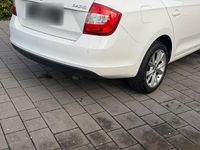 Gebraucht Skoda Rapid 105 PS (77 kW) 2014 Weiß Kleinwagen