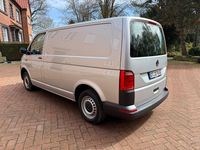 Gebraucht VW Transporter 102 PS (75 kW) 2017 Silber Van