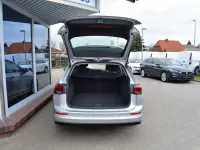 Gebraucht VW Golf VIII Life 150 PS (110 kW) 2022 Reflex silver metallic Kombi