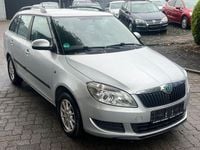 Gebraucht Skoda Fabia Ambiente 90 PS (66 kW) 2012 Grau Kleinwagen
