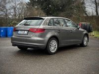 Gebraucht Audi A3 Ambiente 150 PS (110 kW) 2014 Andere farben Limousine
