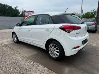 Gebraucht Hyundai i20 Sport 75 PS (55 kW) 2017 Polar white Limousine