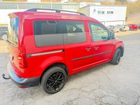 Gebraucht VW Caddy 102 PS (75 kW) 2016 Rot Van / Kleinbus