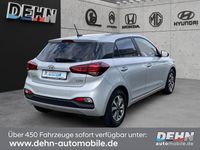Gebraucht Hyundai i20 Trend 101 PS (74 kW) 2020 Silber Limousine