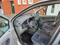 Gebraucht Renault Clio 105 PS (77 kW) 2002 Silber Van / Kleinbus