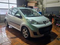 Gebraucht Peugeot 107 68 PS (50 kW) 2011 Silber Kleinwagen