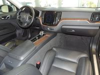 Gebraucht Volvo XC60 Plus 253 PS (186 kW) 2023 Grau SUV