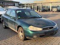 Gebraucht Ford Mondeo Ghia 116 PS (85 kW) 1997 Grün Limousine