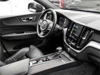 gebraucht Volvo XC60 Momentum AWD T5 EU6d-T Allrad StandHZG AHK Navi Leder digitales Cockpit Soundsystem