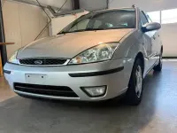 Gebraucht Ford Focus Ghia 101 PS (74 kW) 2002 Silber Limousine