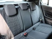 Neu Fiat 600 101 PS (74 kW) 2025 Grün SUV